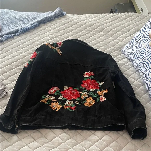 Zara Black Denim Jacket with Red Floral Embroidery Western concert vibes - Picture 6 of 8